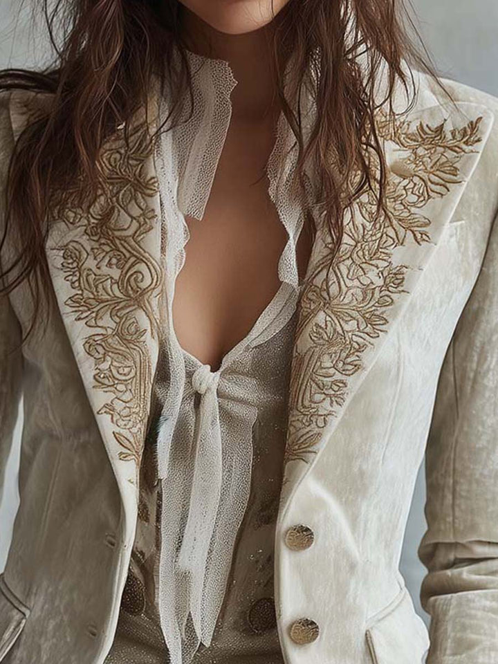 Hennie™ | Ivoorkleurige geborduurde blazer
